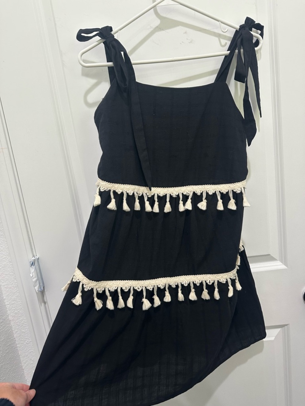 ANDRÉE BY UNIT Black Dress with Cream Tassel Detail